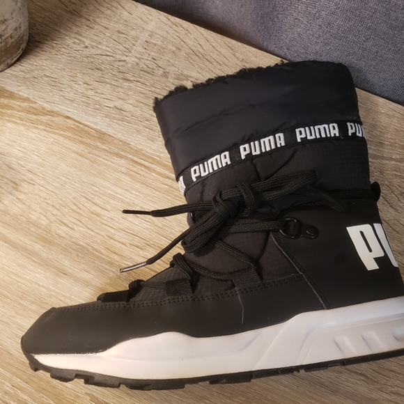 Puma size 5 shoes - Picture 6 of 9